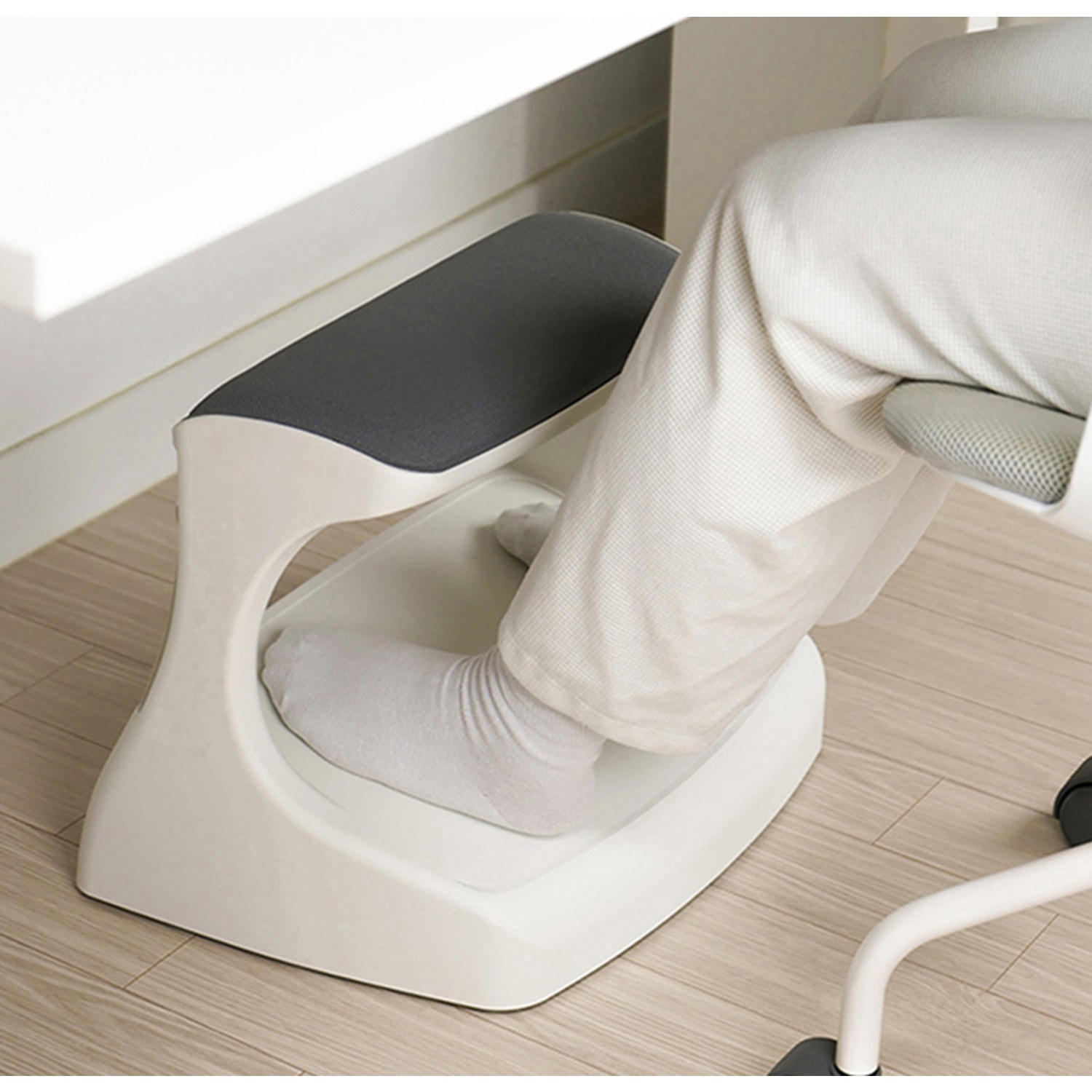 발의 피로를 줄이고 건강한 자세를 유지할 수 있는 편안한 발받침대