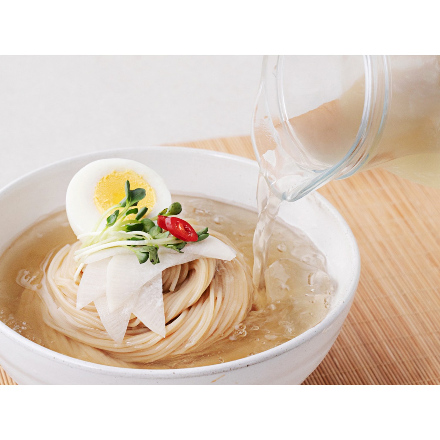 간편하게 즐기는 시원한 동치미맛 냉면