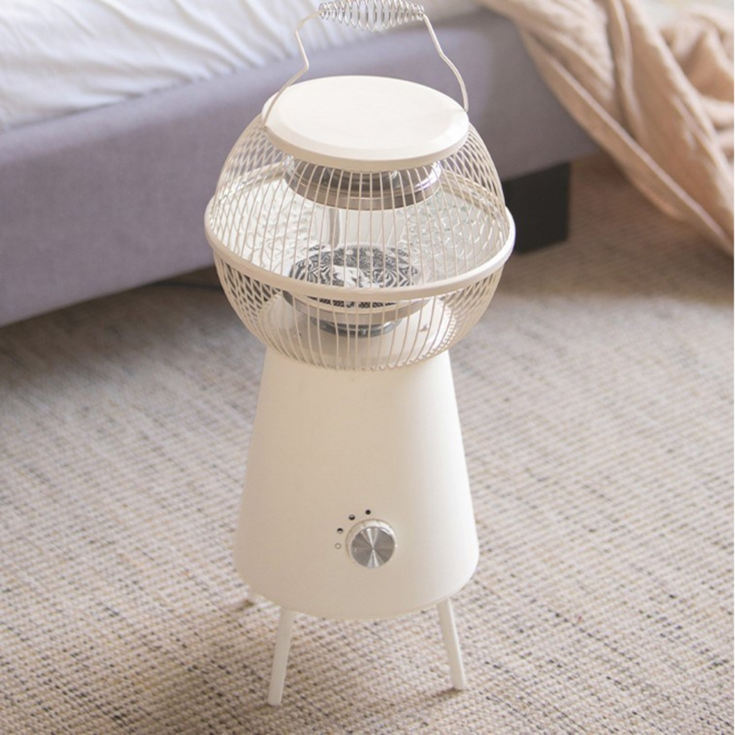 GEEK UFO 미니 히터로 당신의 공간에 따뜻함을 더하세요.