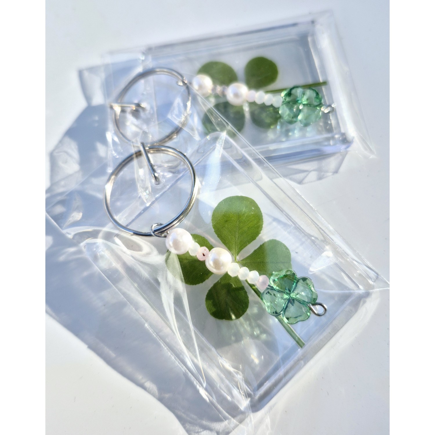 네잎클로버 행운의 부적, y2k 키링으로 행운을 잡아라!