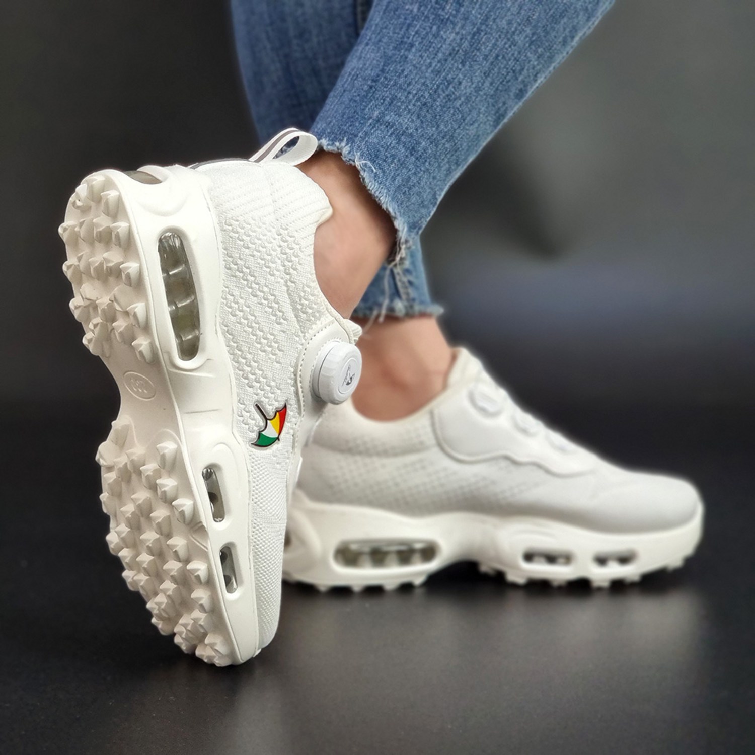 편안함과 스타일이 겸비된 다이얼 에어 쿠션 골프 운동화