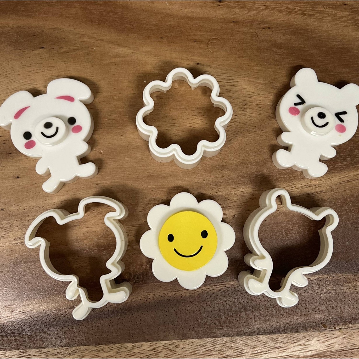 사랑스러운 도시락, 샌드위치 틀 곰돌이 토끼 플라워 3종 세트로 완성하세요!