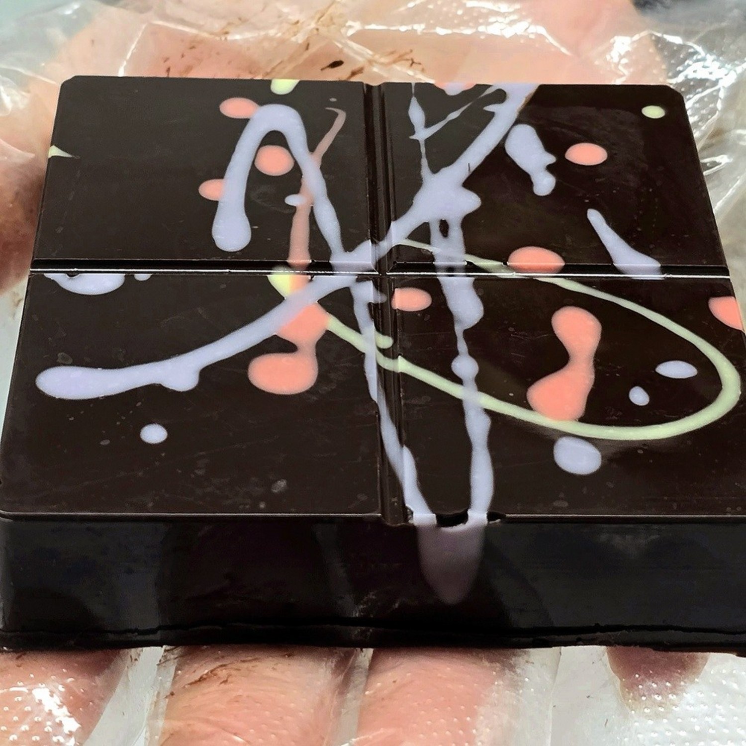 꿈결처럼 녹아드는 황홀한 맛, 수제 두바이 초콜릿의 향연