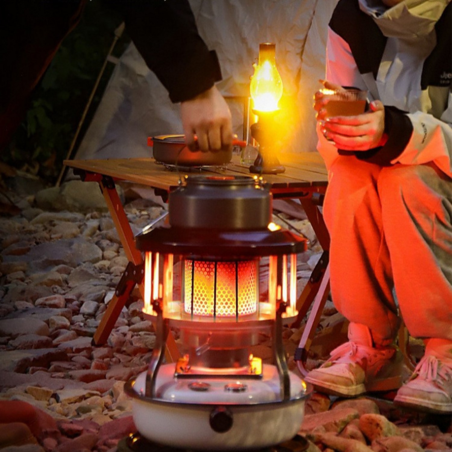 따뜻함과 감성을 더하는 Bornoon 캠핑 석유 난로로 잊지 못할 캠핑 추억을 만드세요!