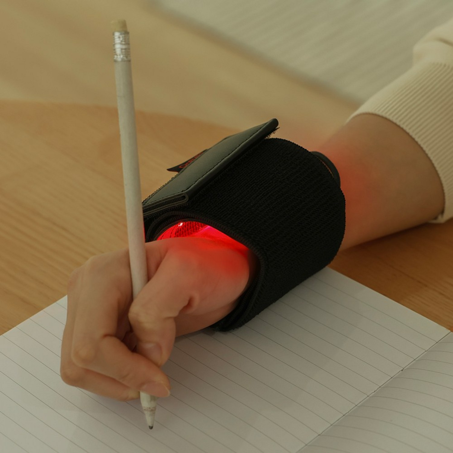 온릴스 국소부위 근적외선 LED 손목 발목 케어 패드: 근육통과 관절통을 위한 최고의 솔루션