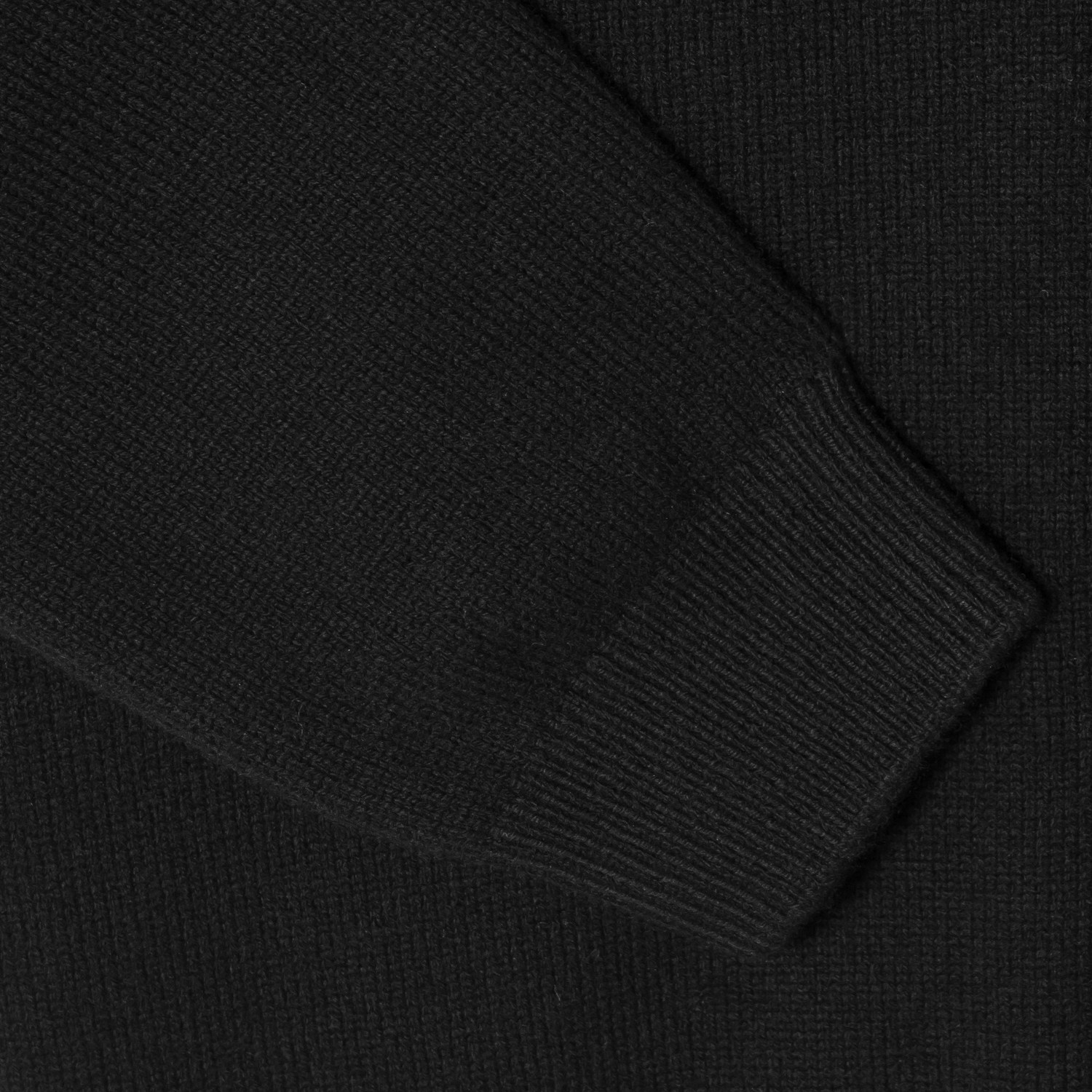 라코스테 남성 베이직 V넥 가디건으로 완성하는 품격 있는 스타일