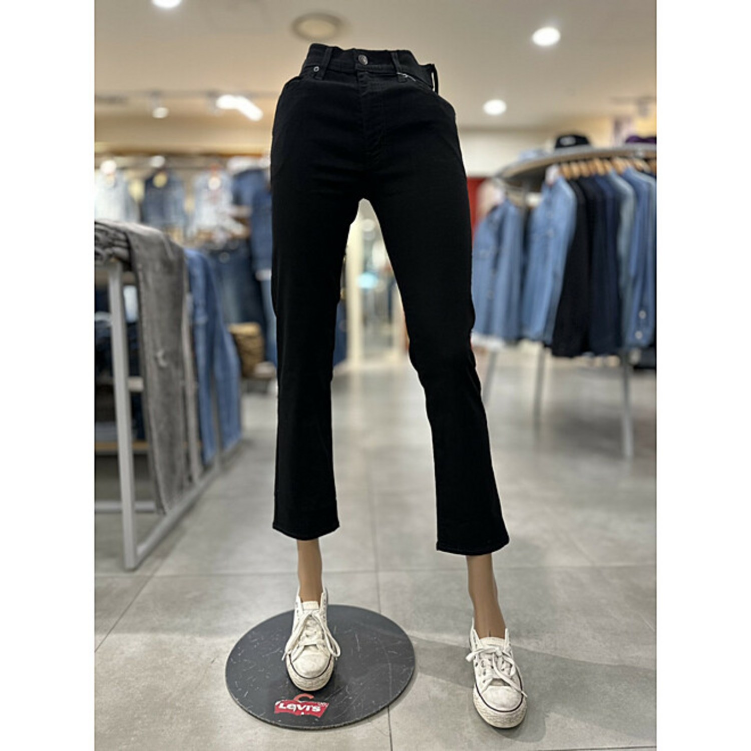 리바이스 여성 청바지 724 하이라이즈 슬림 스트레이트 블랙 188830006