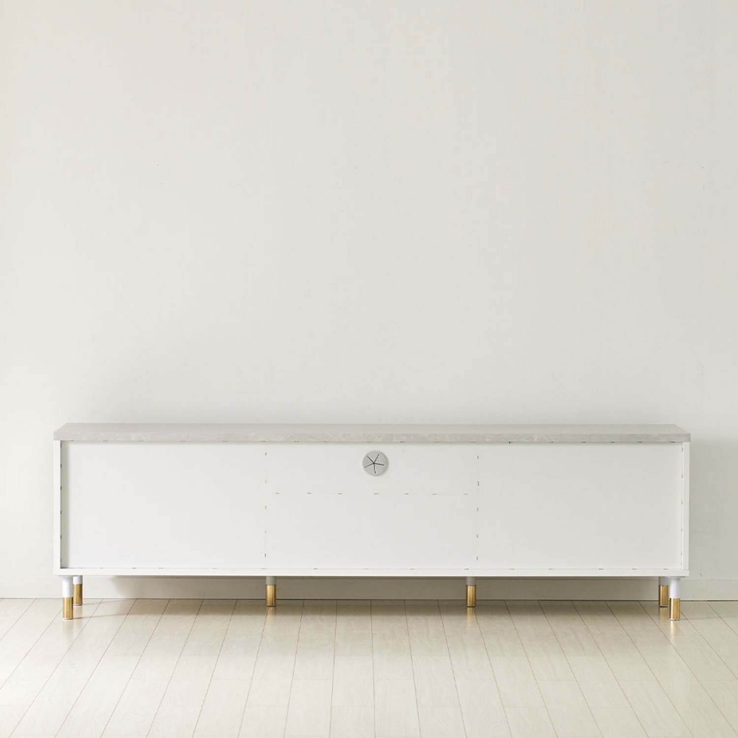 세련된 디자인, 실용성, 파격 할인! 브릿지 낮은 TV 다이로 거실을 바꿔보세요!