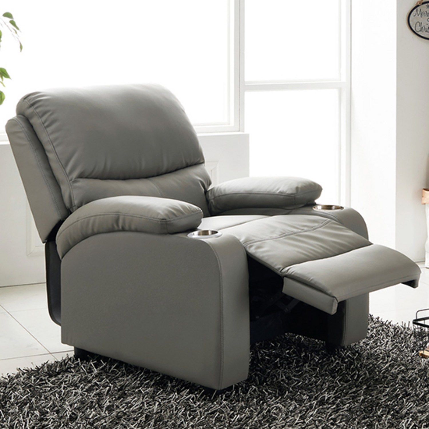 필수 가정용품: 편안함과 스타일이 만나는 필우드가구 클로이 1인용 리클라이너 소파