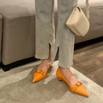 깔롱 스틸레토 금장 미들 힐 구두