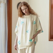 [TC21SSTS02] VISCOSE FLOWER BLOUSE T-SHIRT [IVORY&BLUE]