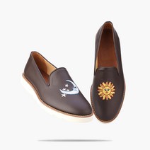 피렌체아뜨리에 풀그레인 가죽을 사용한 해와달 자수 슬립온 3213-L