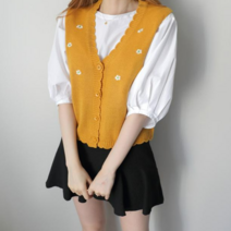 제니트 여성 기본핏 브이넥 꽃자수 니트 조끼 베스트 스튜꽃자수