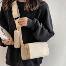 브로이 사각 크로스백(파라노말샵)