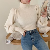 떳다그녀 브이덴 퍼프 터틀넥 니트