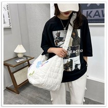 패딩토트백 퀼팅 가벼운 누빔 크로스 백 대용량 여성용 숄더 퀼트 디자인 숙녀 빅 메신저 패션 트렌드 여성 여행 캐주얼 핸드