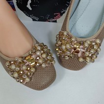 소스 제조업체 새로운 가죽 콩 신발 여성의 얕은 입 부드러운 바닥 여성 신발 캐주얼 어머니 신발 크기 작업 신발