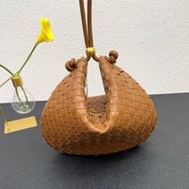 크로와상 백 범백 크로와상백 작은 황금 공 정통 가죽 직조 핸드 백 초승달 모양 구름