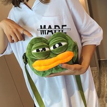 pdg# 튼튼한 귀여운 페페 슬픈 개구리 크로스백 가방 특이한 신기한 크로스 힙색 남여공용 여성용