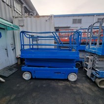 고소작업대 고소작업차 시저형 전동이동 유압리프트 사다리차 내외부작업대 높은곳작업 판매 작업높이10m발판높이8m폭0.9m길이2.3m높이2.1m무게2.5톤 문의 후 결재, 판매 작업높이10m발판높이8m