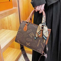중년여성 모임 결혼식 스카프매듭 정장 가죽 토토백 2way
