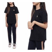 [몽클레어] 22FW 로고 패치 반팔티셔츠 (8C00023_83907_999_1_22F)