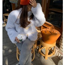 드레스허그 부클 포근 곰돌이 숏 점퍼