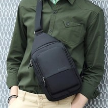 남친룩완성 모던 사각 시밀러 투톤 슬링백 분리수납 산책