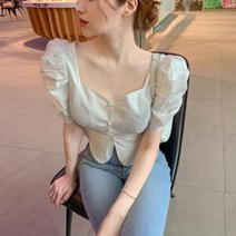 워너비뮤즈 / 하트넥 프릴 퍼프 콩단추 주름 셔링 반팔 블라우스