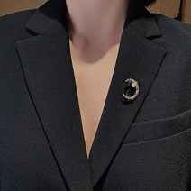 영블리 YJX008 초생달 진주 포인트 쟈켓 스카프 패션명품 옷핀브로치