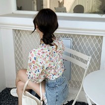 오슈 고급스런 플라워 색감좋은 데일리 반팔 블라우스