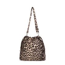 더퍼플 여자 포인트호피 패션 파우치포함 데일리 숄더백crossbody bag 숄더백 미니백 크로스백 핸드백 여성가방 여성숄더백 버킷백 여성핸드백 여성크로스백 여성토트백 미니크로스백 여성미니크로스백 에코백 쇼퍼백
