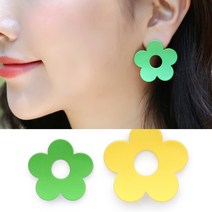 워너비스톤 은침 바캉스 시즌 컬러풀한 플라워 쉐입의 스터드 귀걸이