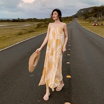 바캉스 비치 휴양지 룩 원피스 비치웨어 동남아 해외여행 태국 발리 해변 휴가 비치 스커트 넥 슬링 롱 드레스 루즈 슬리밍 화이트 드레스 슈퍼 페어리