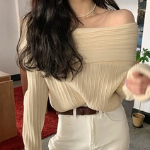 [랜덤플레이] 오프숄더 풀오버 루즈핏 스웨터
