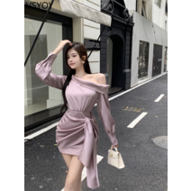 vsyoy 유지 바람 뜨거운 소녀 체인 어깨 대각선 칼라 긴 소매 독특한 높은 허리 스트랩 디자인 기질 슬림 드레스 여성