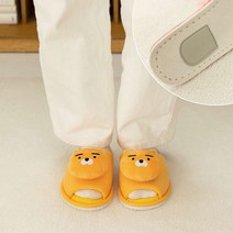 카카오프렌즈 패브릭 춘식이 쿠션 슬리퍼/ 라이언슬리퍼 어피치슬리퍼 카카오프렌즈슬리퍼 베란다슬리퍼 현관슬리퍼 거실실내화 침대실내화 미끄럼방지실내화 논슬립실내화 주방슬리퍼 쿠션슬리퍼, 라이언
