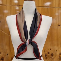 뉴코아창원 아트리아 배색 컬러 라인 쁘띠 마름모 스카프