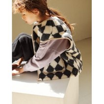 [마르디엠버]활용도 높은 BN 체트 덤블 베스트 몽글 몽글 포근한 덤블 겉감과 2온스 솜을 퀼팅한 안감이 만나 보온성이 좋아요 남아 여아 모두 착용 가능한 아이템
