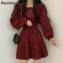 Restless유럽과 미국 스타일의 스퀘어 칼라는 얇은 주름을 보여줍니다 한국어 버전 여자 연령 감소 느슨한 하이 웨이스트 복고풍 작은 거리 드레스