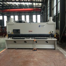 와이어 EDM 방전가공기 제거기 e21s 컨트롤러가 있는 qc11k-63200mm 유압, 없음