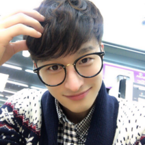 아크로폴리스 하우스브랜드 징포인트 뿔테메탈콤비안경