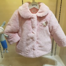 아가방 60% 겨울 베이비페어! 이쁘다는 말밖에는 퍼 패딩 코트! 공주님들 이쁜 퍼코트 입고 겨울에도 뷰티뷰티 외출복패딩! 기장감도 훌륭해라 퍼 코트! 패딩점퍼만큼 따뜻해
