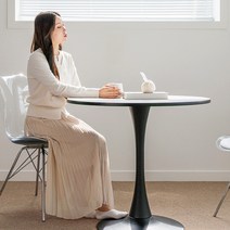 지엠퍼니처 플로윙 화이트 원형 식탁 테이블 600 800 (2인용/4인용), 플로윙 800 화이트 블랙