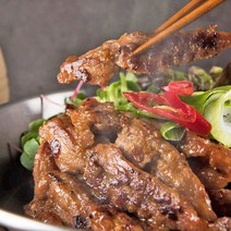 춘천 국내산 닭목살 양념구이 매콤한맛 달콤한맛 500g 뼈없는닭목살 술안주 손님초대요리 닭특수부위 닭갈비 주물럭, 반반(매콤한맛3팩+달콤한맛2팩)