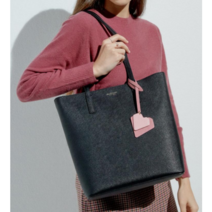 질스튜어트ACC SHOPPERHOLIC 블랙 가죽 하트장식 쇼퍼형 숄더백 JABA0F805BK