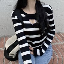 [랜덤플레이] 가슴 하트 펀칭 포인트 스트라이프 골지 니트