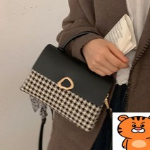 스카프 포인트 체크 크로스백 여성 가을룩 겨울 코디/여성핸드백선물/가방쇼핑몰/대학생가방/여친생일선물/여자취업선물/여대생가방/여성30대가방/여성데일리백/여성미니가방/20대가방