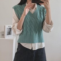 시크블랙 데리벳 브이넥 루즈핏 꽈베기 니트 조끼 VT671K1A