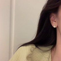 토끼귀걸이 명품귀걸이 토끼해 쥬얼리 고급 귀걸이 귀찌 고양이 눈 돌 귀여운 토끼 스터드 귀걸이 섬세한 작은 빛 럭셔리 하이 엔드 모기 향 플레이트 귀 피어싱 귀 클립 여성 없음